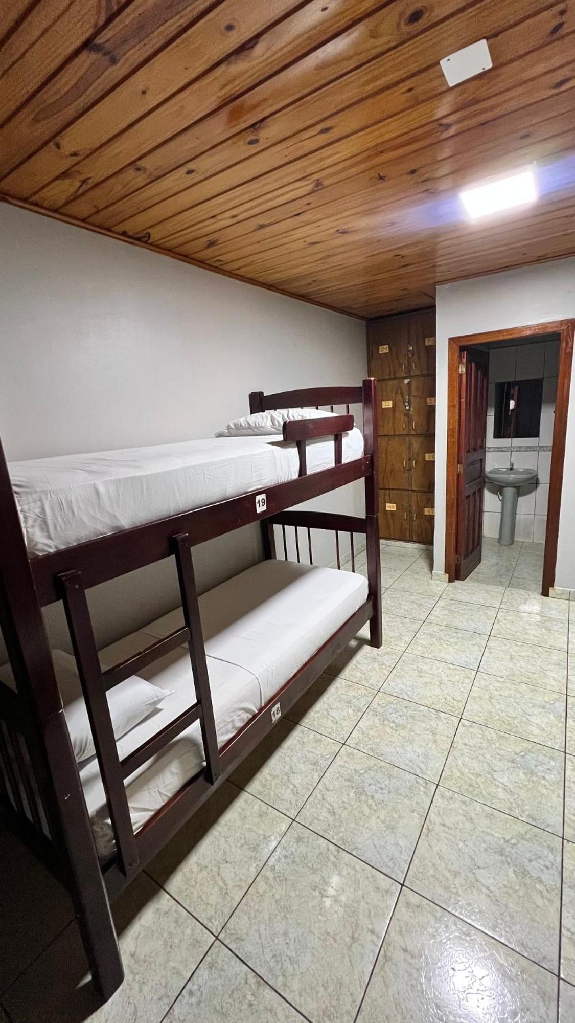 Hostel Peter Pan Πουέρτο Ιγκουασού Εξωτερικό φωτογραφία