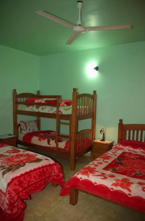 Hostel Peter Pan Πουέρτο Ιγκουασού Εξωτερικό φωτογραφία